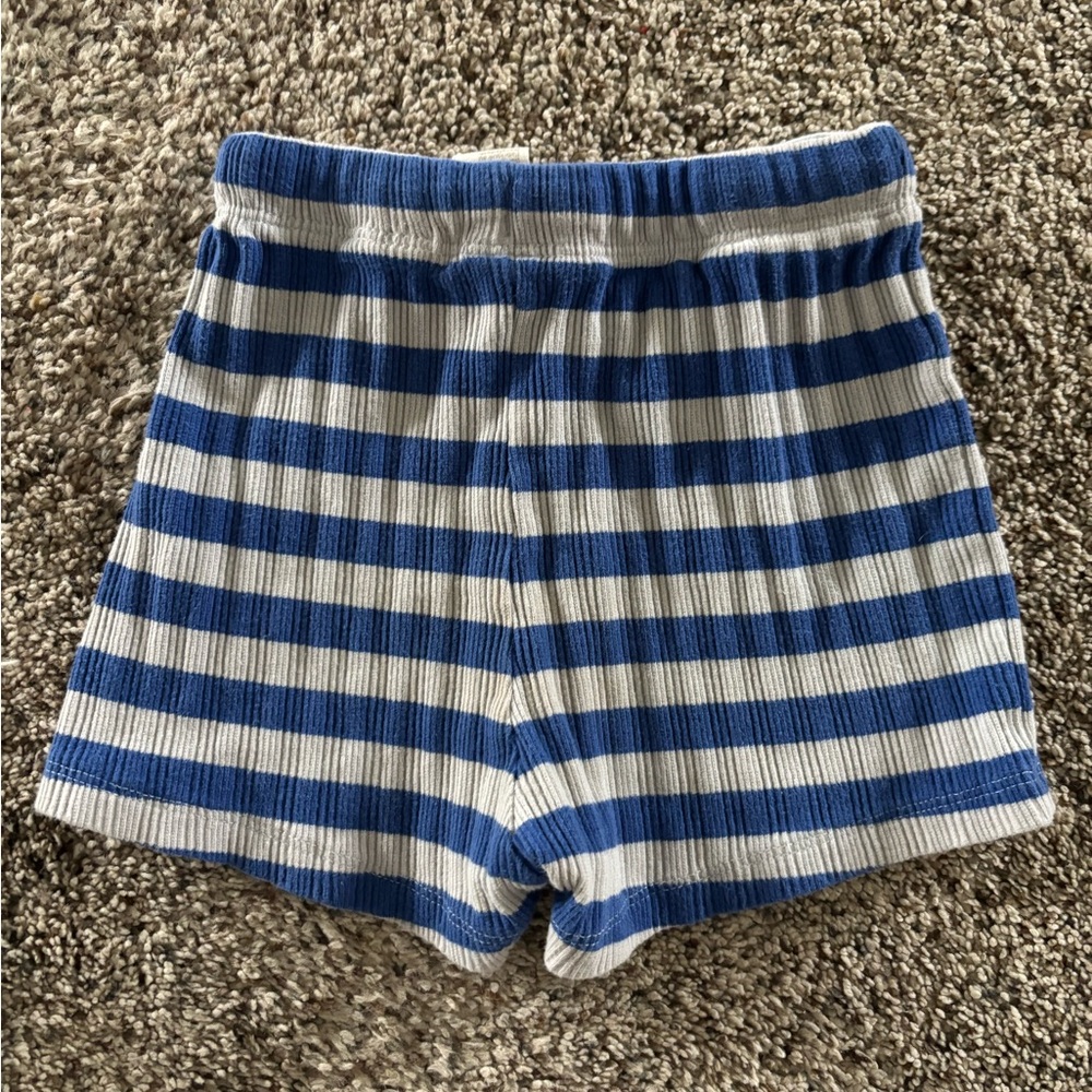 H&M Shorts - Picture 3 of 3